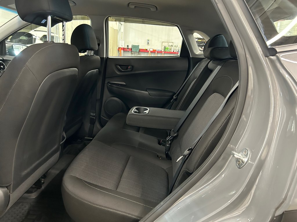 2023 Hyundai Kona Essential, JAMAIS ACCIDENTÉ, AWD, 2 SET DE PNEUS in Mirabel, Quebec - 29 - w1024h768px