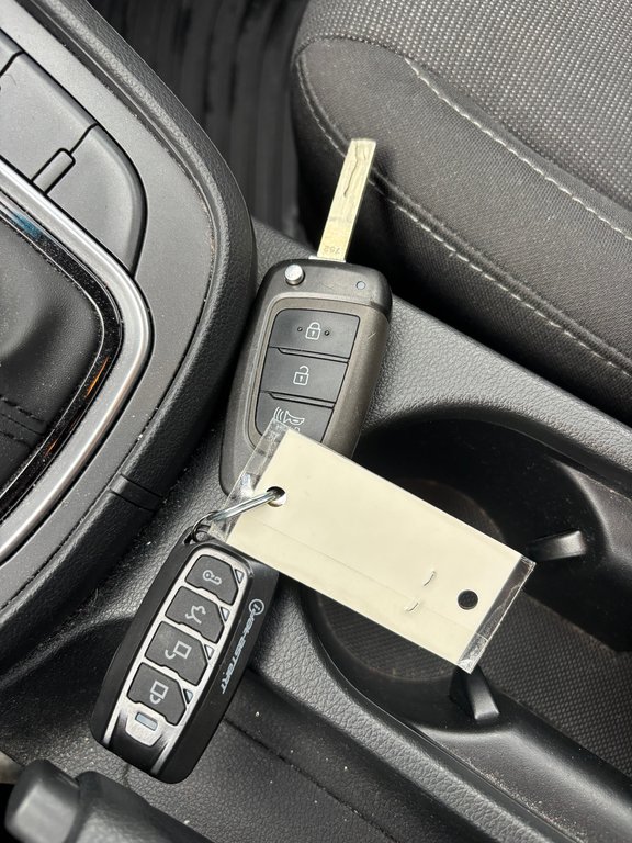 Hyundai Kona Essential, JAMAIS ACCIDENTÉ, SIÈGES CHAUFFANTS 2023 à Mirabel, Québec - 18 - w1024h768px