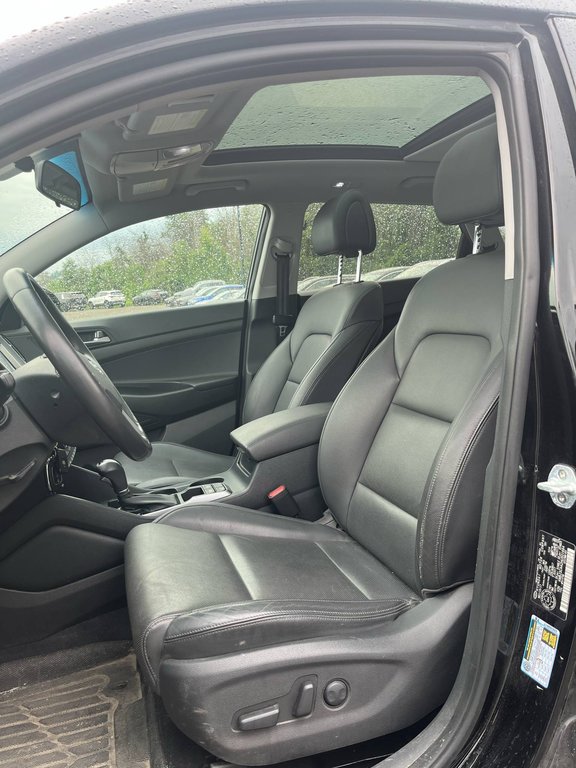 2017 Hyundai Tucson SE, CUIR, TOIT, AWD, HITCH, MAGS in Mirabel, Quebec - 7 - w1024h768px