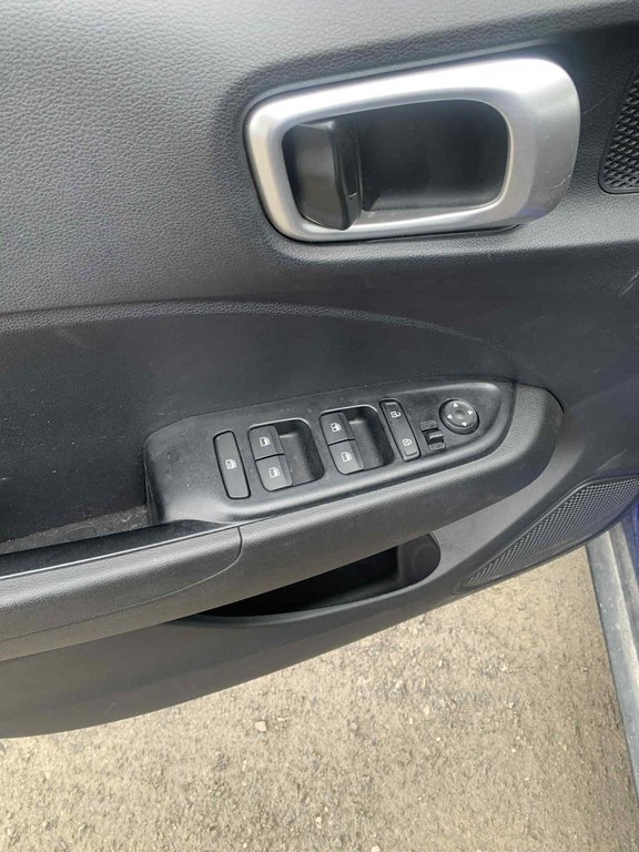 Hyundai Venue Preferred, JAMAIS ACCIDENTÉ, VOLANT CHAUFFANT, MAG 2020 à Mirabel, Québec - 6 - w1024h768px