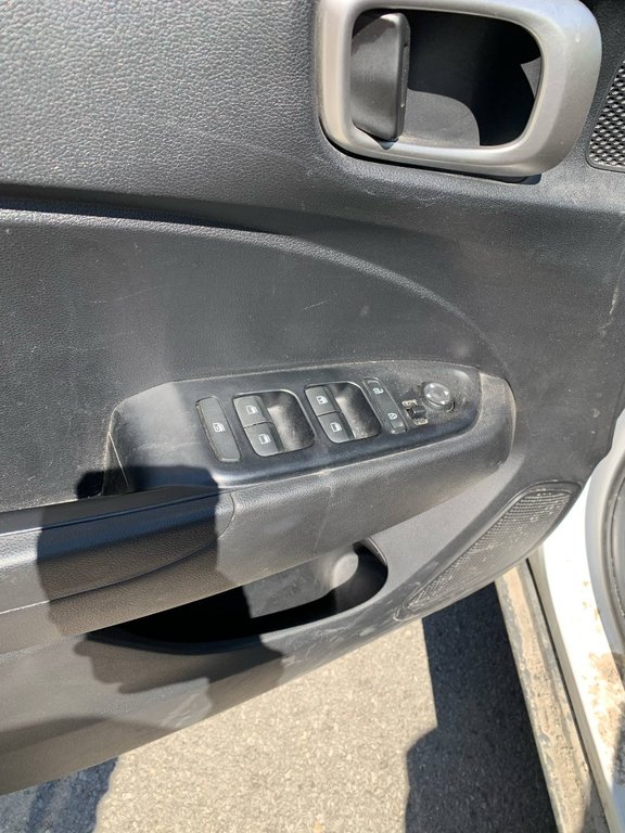 Hyundai Venue Trend, JAMAIS ACCIDENTÉ, 8 PNEUS, TOIT OUVRANT 2022 à Mirabel, Québec - 6 - w1024h768px