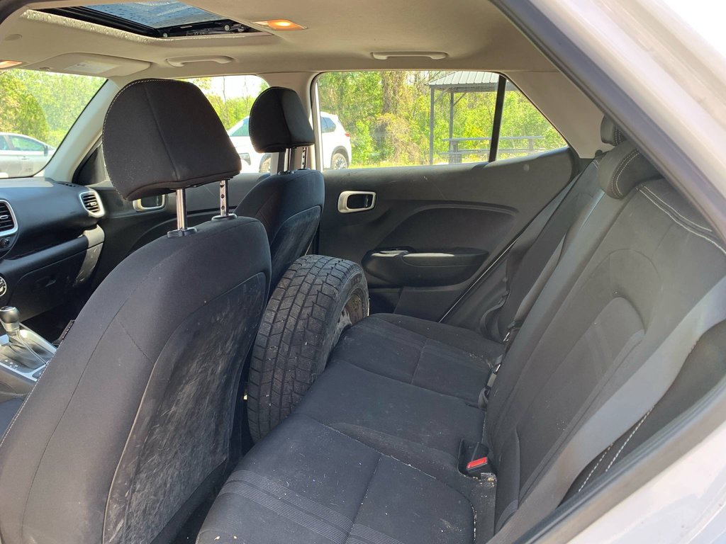 Hyundai Venue Trend, JAMAIS ACCIDENTÉ, 8 PNEUS, TOIT OUVRANT 2022 à Mirabel, Québec - 16 - w1024h768px
