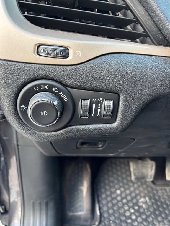 2017 Jeep Cherokee North, JAMAIS ACCIDENTÉ, V6, AWD, MAGS in Mirabel, Quebec - 18 - w1024h768px