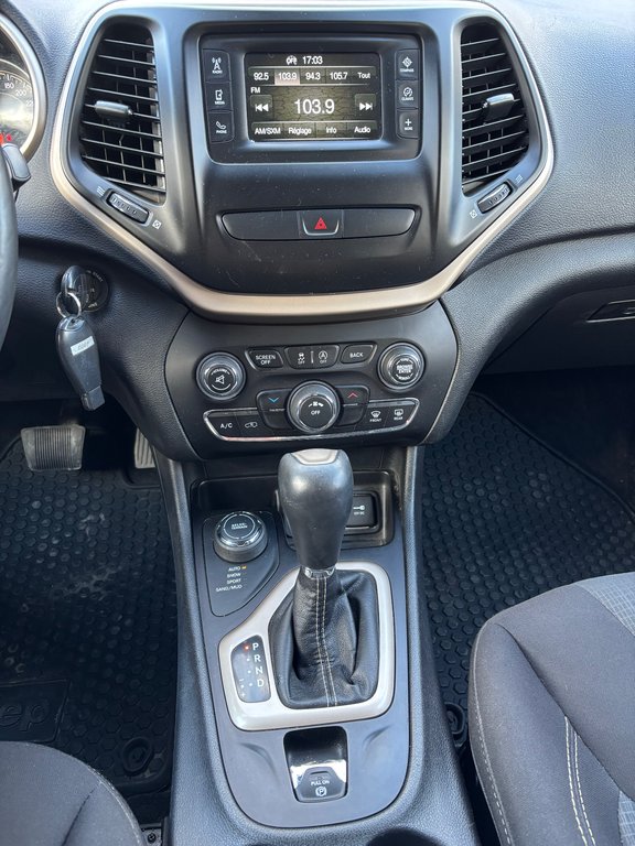 2017 Jeep Cherokee North, JAMAIS ACCIDENTÉ, V6, AWD, MAGS in Mirabel, Quebec - 14 - w1024h768px
