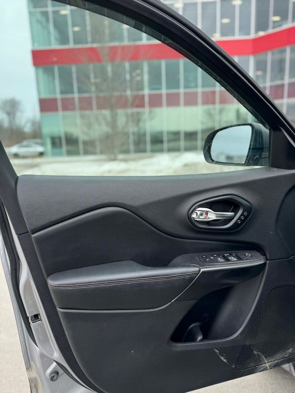 2019 Jeep Cherokee Trailhawk Elite, JAMAIS ACCIDENTÉ, V6, CUIR, TOIT in Mirabel, Quebec - 6 - w1024h768px