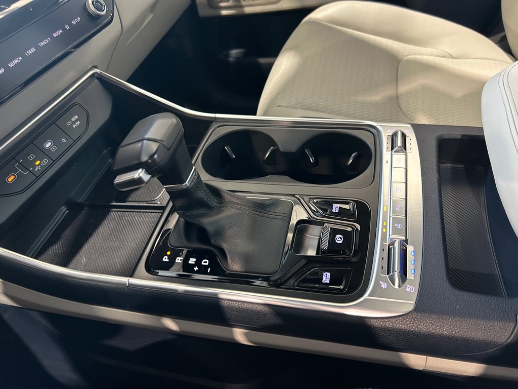 Kia Carnival SX+, JAMAIS ACCIDENTÉ, 7 PASSAGERS, CUIR, PNEUS DHIVER 2025 à Mirabel, Québec - 24 - w1024h768px