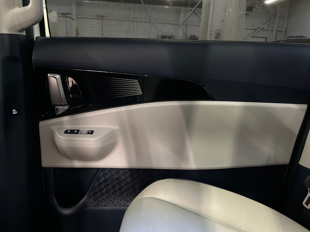 Kia Carnival SX+, JAMAIS ACCIDENTÉ, 7 PASSAGERS, CUIR, PNEUS DHIVER 2025 à Mirabel, Québec - 33 - w1024h768px