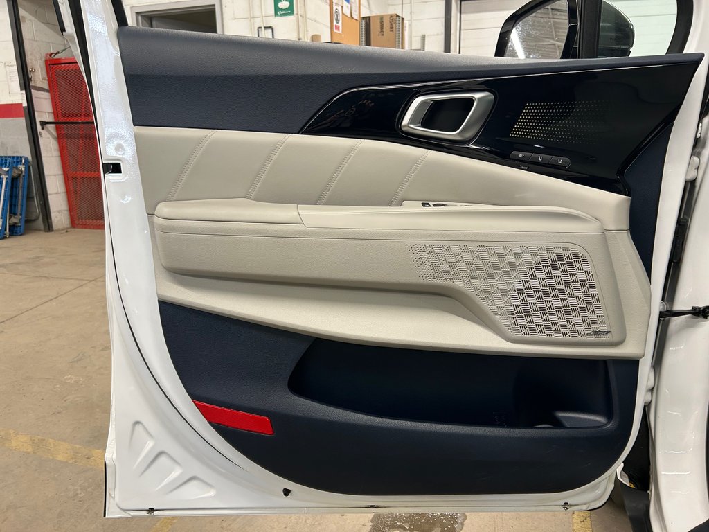 Kia Carnival SX+, JAMAIS ACCIDENTÉ, 7 PASSAGERS, CUIR, PNEUS DHIVER 2025 à Mirabel, Québec - 8 - w1024h768px