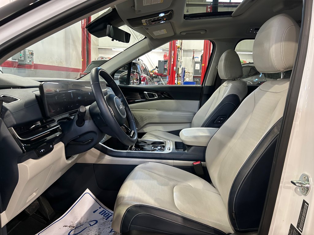 Kia Carnival SX+, JAMAIS ACCIDENTÉ, 7 PASSAGERS, CUIR, PNEUS DHIVER 2025 à Mirabel, Québec - 10 - w1024h768px