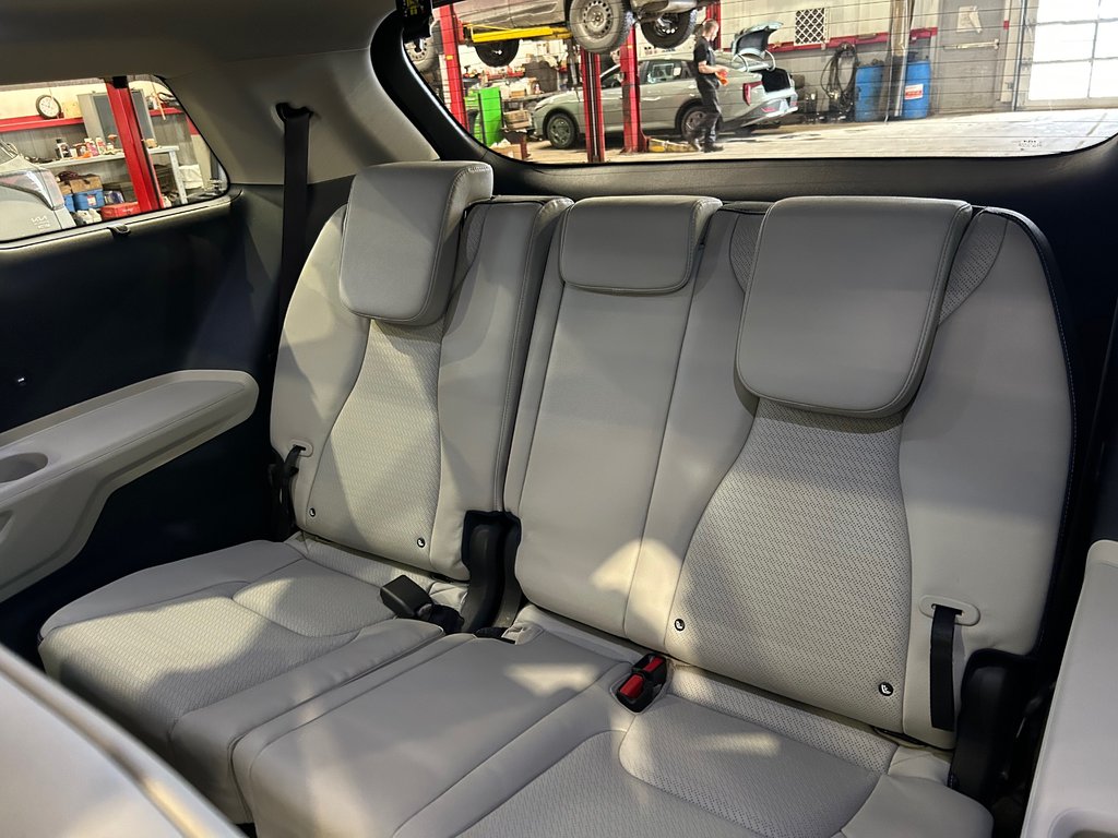 Kia Carnival SX+, JAMAIS ACCIDENTÉ, 7 PASSAGERS, CUIR, PNEUS DHIVER 2025 à Mirabel, Québec - 36 - w1024h768px