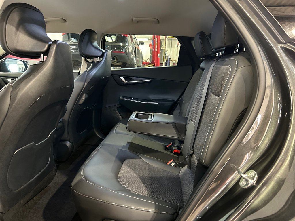 Kia EV6 Long Range, 441 KM AUTONOMIE, 8 PNEUS 2023 à Mirabel, Québec - 31 - w1024h768px