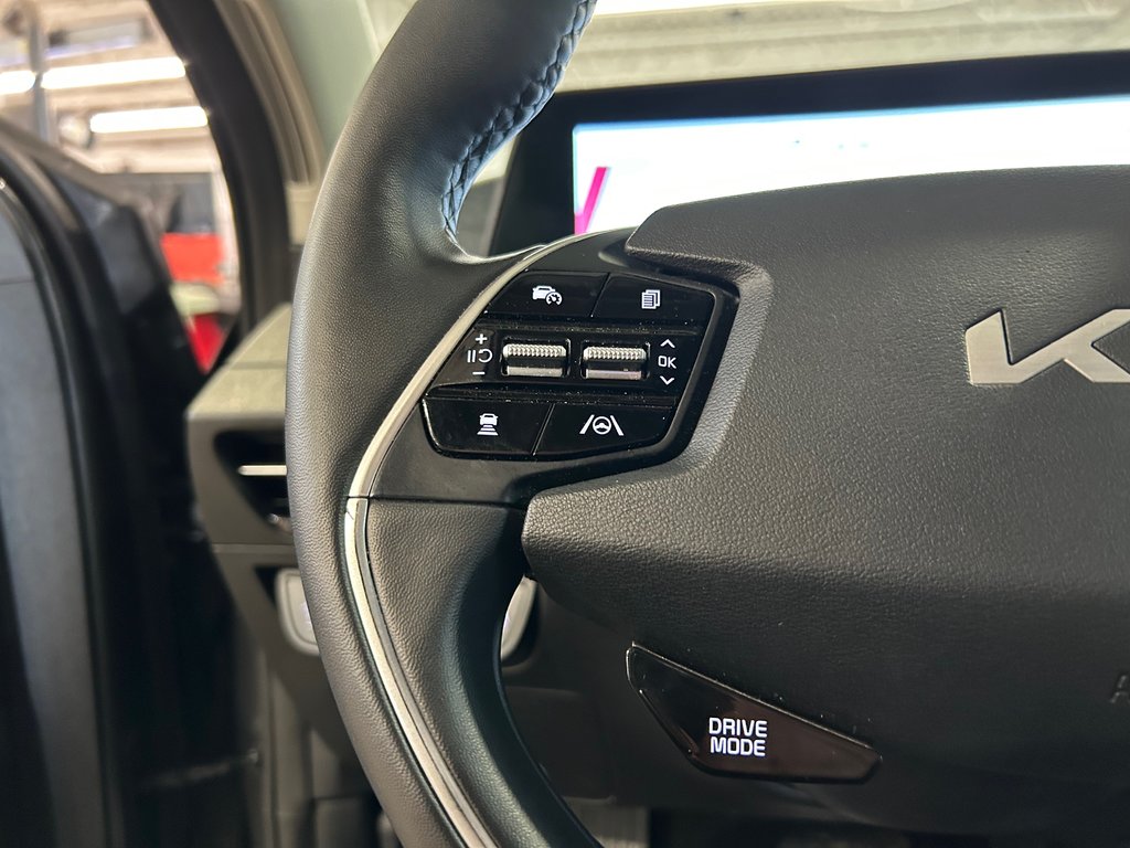 Kia EV6 Long Range, 441 KM AUTONOMIE, 8 PNEUS 2023 à Mirabel, Québec - 17 - w1024h768px