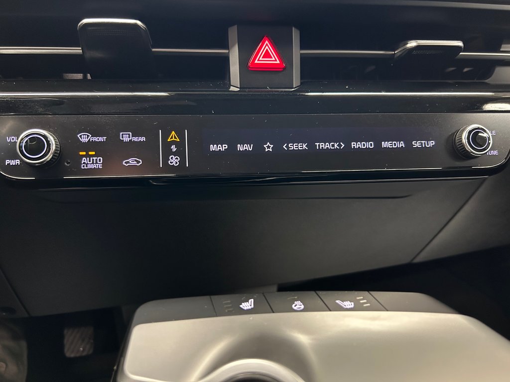 Kia EV6 Long Range, 441 KM AUTONOMIE, 8 PNEUS 2023 à Mirabel, Québec - 25 - w1024h768px
