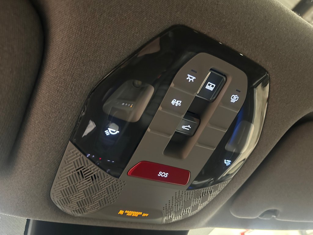 Kia EV9 Land w/Premium Package, 8 PNEUS, HITCH 2025 à Mirabel, Québec - 34 - w1024h768px