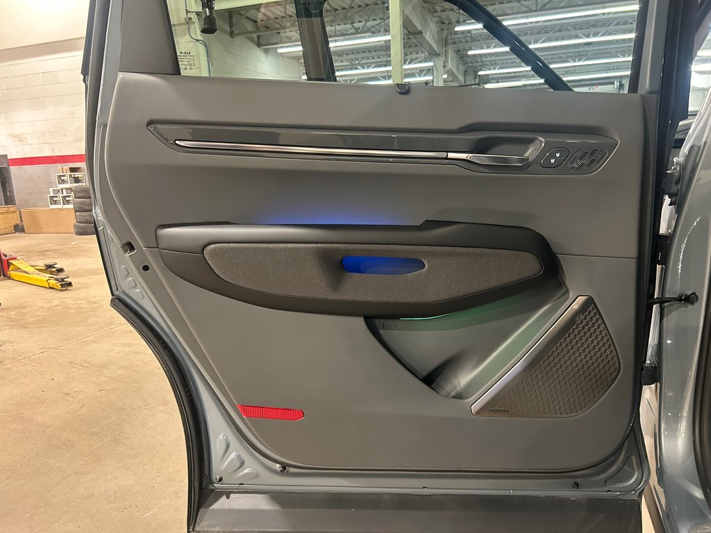 Kia EV9 Land w/Premium Package, 8 PNEUS, HITCH 2025 à Mirabel, Québec - 36 - w1024h768px