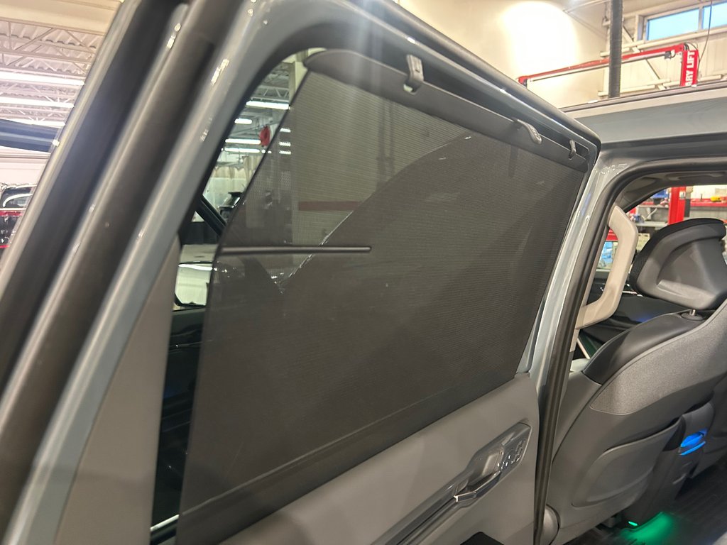 Kia EV9 Land w/Premium Package, 8 PNEUS, HITCH 2025 à Mirabel, Québec - 38 - w1024h768px