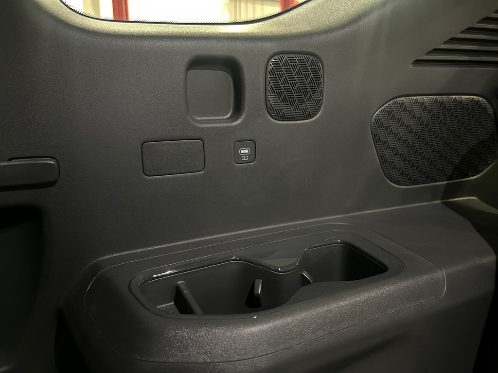 Kia EV9 Land w/Premium Package, 8 PNEUS, HITCH 2025 à Mirabel, Québec - 47 - w1024h768px