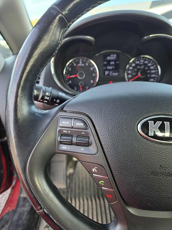 Kia Forte LX+, AUTOMATIQUE, SIÈGES CHAUFFANTS, MAGS 2014 à Mirabel, Québec - 13 - w1024h768px