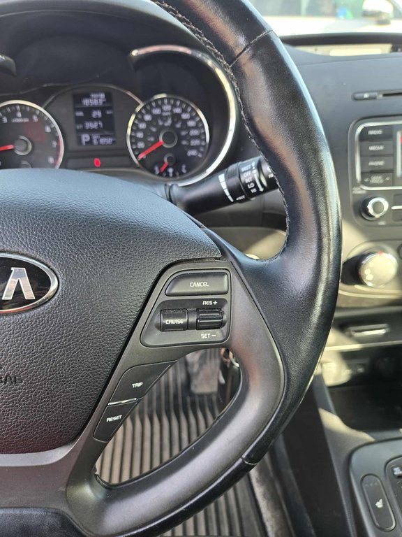 Kia Forte LX+, AUTOMATIQUE, SIÈGES CHAUFFANTS, MAGS 2014 à Mirabel, Québec - 14 - w1024h768px