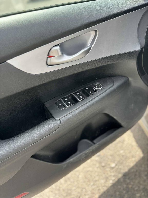 Kia Forte LX, JAMAIS ACCIDENTÉ, AUTOMATIQUE, A/C 2022 à Mirabel, Québec - 6 - w1024h768px