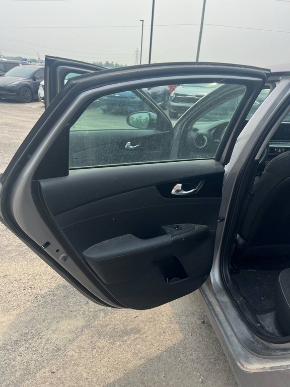 Kia Forte EX+, TOIT OUVRANT, MAGS, AUTOMATIQUE 2023 à Mirabel, Québec - 17 - w1024h768px