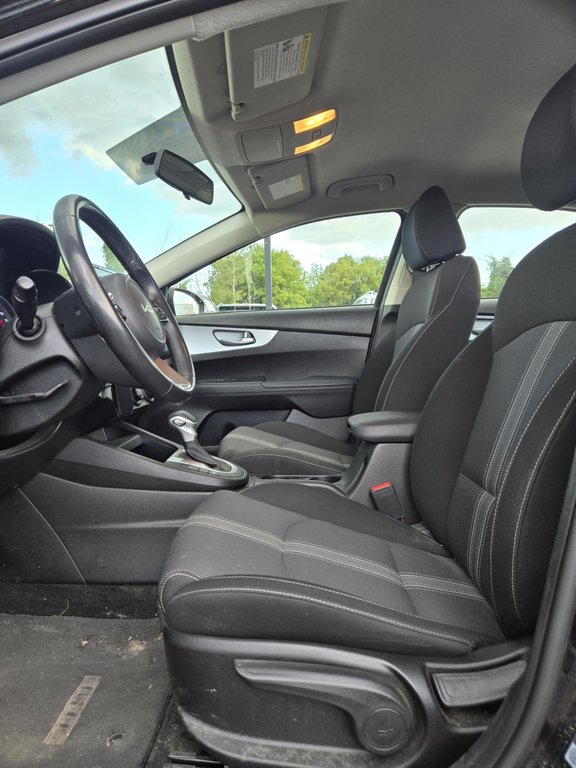 2023 Kia Forte LX, JAMAIS ACCIDENTÉ, SIÈGES CHAUFFANTS, AUTO in Mirabel, Quebec - 8 - w1024h768px