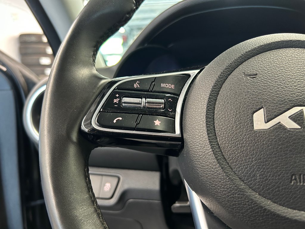 Kia Forte EX Premium, JAMAIS ACCIDENTÉ, TOIT 2023 à Mirabel, Québec - 16 - w1024h768px
