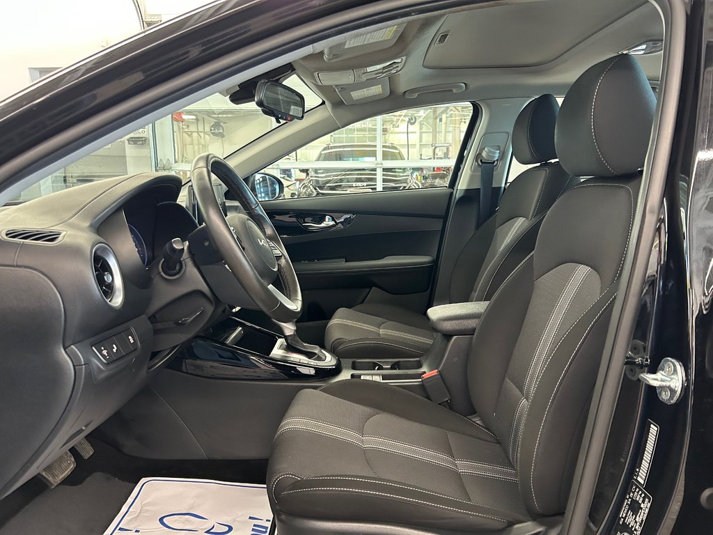Kia Forte EX Premium, JAMAIS ACCIDENTÉ, TOIT 2023 à Mirabel, Québec - 9 - w1024h768px