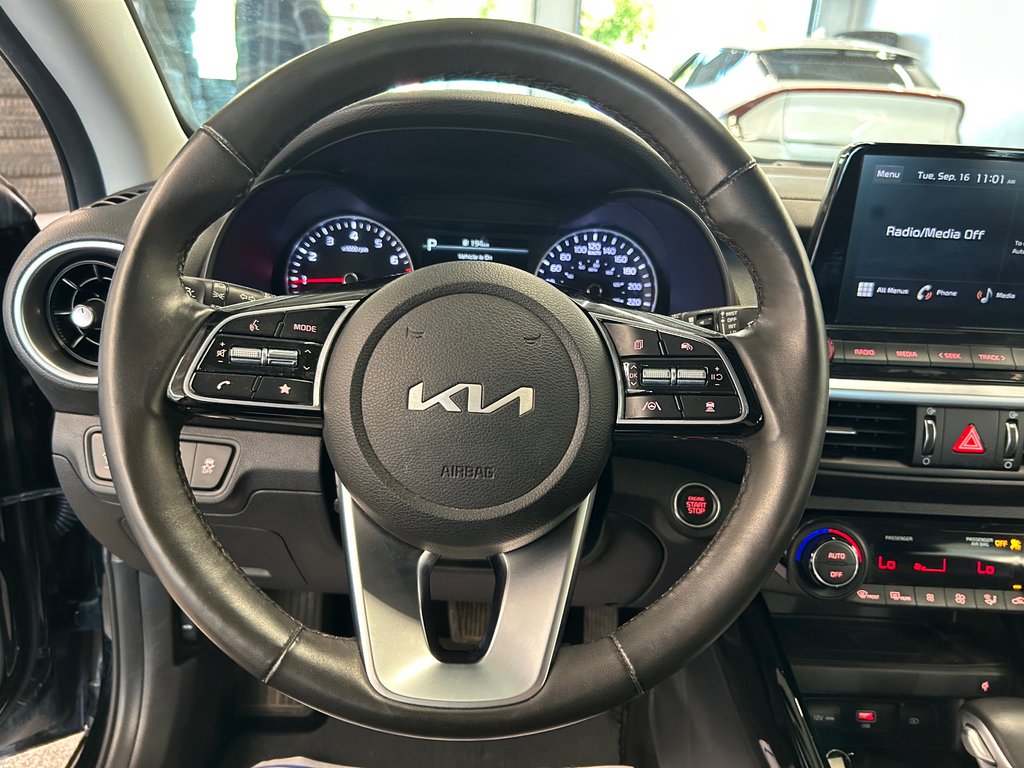 Kia Forte EX Premium, JAMAIS ACCIDENTÉ, TOIT 2023 à Mirabel, Québec - 10 - w1024h768px