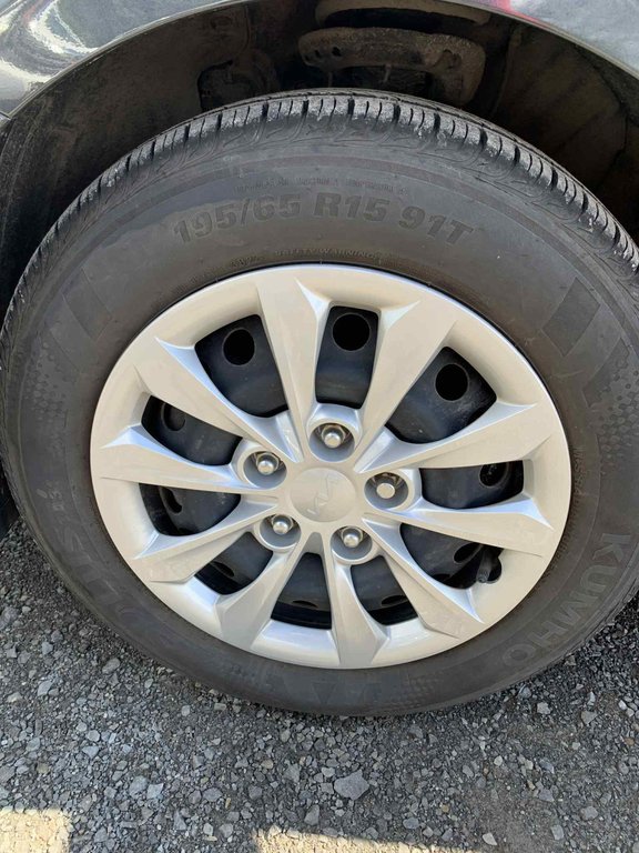 2023 Kia Forte LX, JAMAIS ACCIDENTÉ, 8 PNEUS, AUTOMATIQUE in Mirabel, Quebec - 4 - w1024h768px