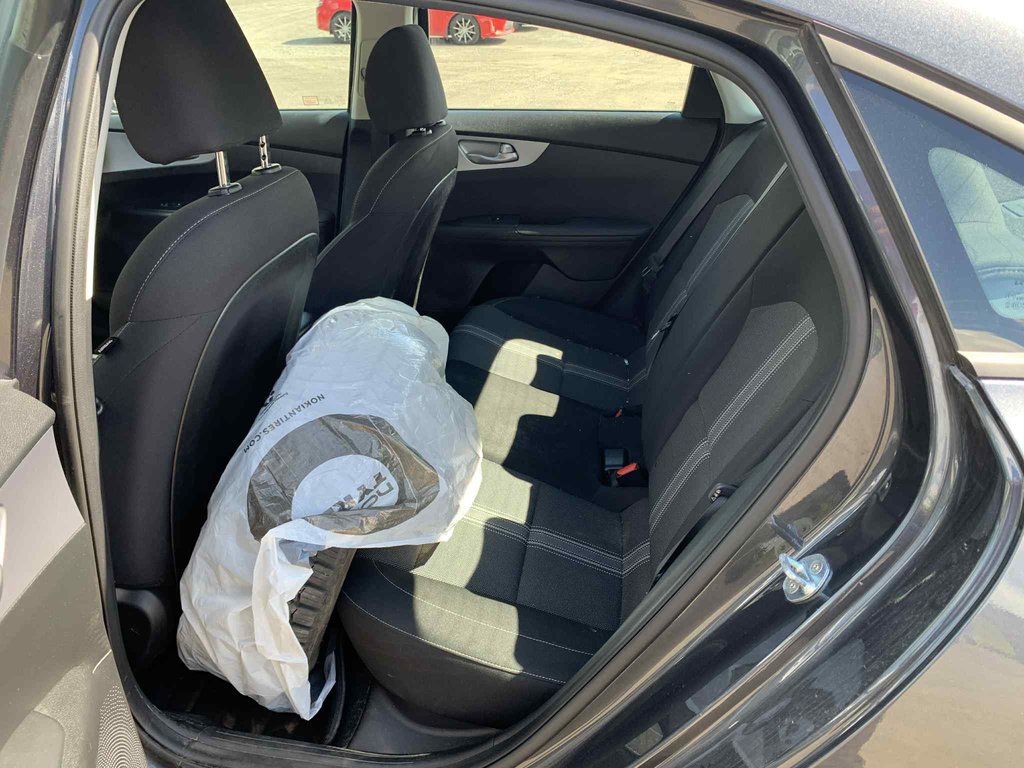 2023 Kia Forte LX, JAMAIS ACCIDENTÉ, 8 PNEUS, AUTOMATIQUE in Mirabel, Quebec - 15 - w1024h768px
