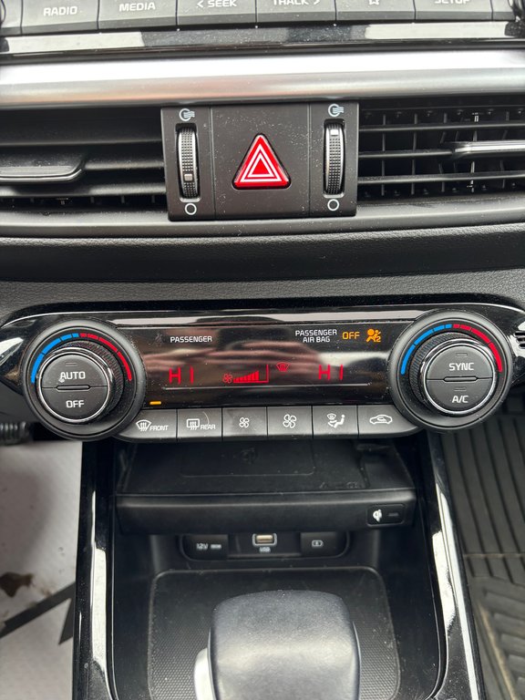 2023 Kia Forte Ex Premium, TOIT, MAGS, VOLANT CHAUFFANT in Mirabel, Quebec - 19 - w1024h768px