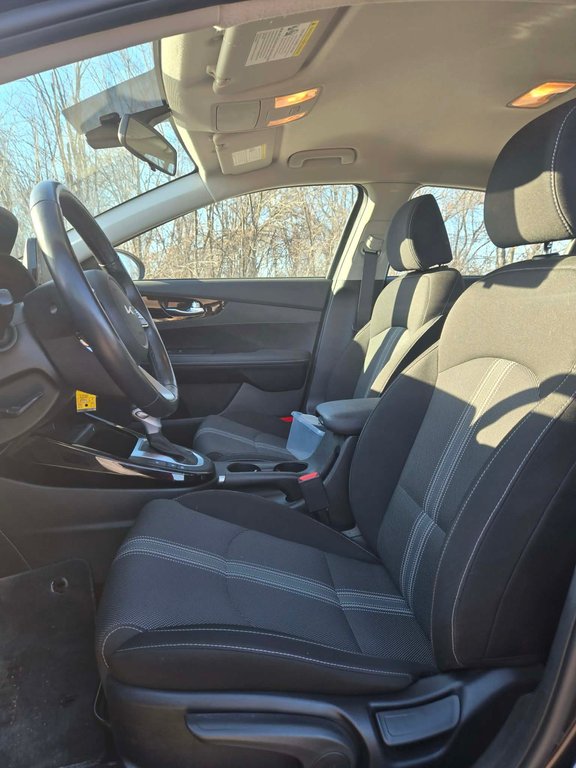 Kia Forte EX, ANDROID AUTO/APPLE CARPLAY, MAGS 2023 à Mirabel, Québec - 8 - w1024h768px