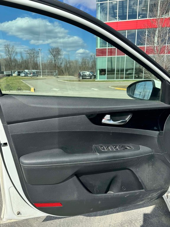 Kia Forte5 EX, MAGS, AUTOMATIQUE, APPLE CARPLAY 2021 à Mirabel, Québec - 6 - w1024h768px