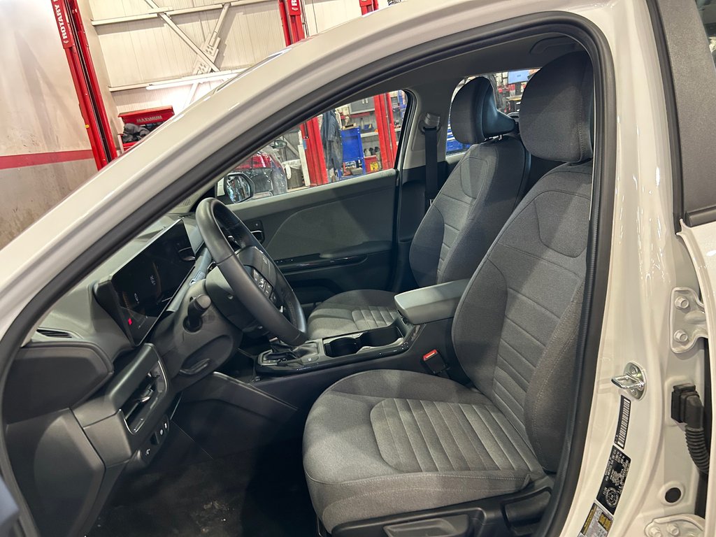 Kia K4 EX, DÉMONSTRATEUR, TOIT, MAGS, CLIM BI-ZONE, AUTO 2025 à Mirabel, Québec - 10 - w1024h768px