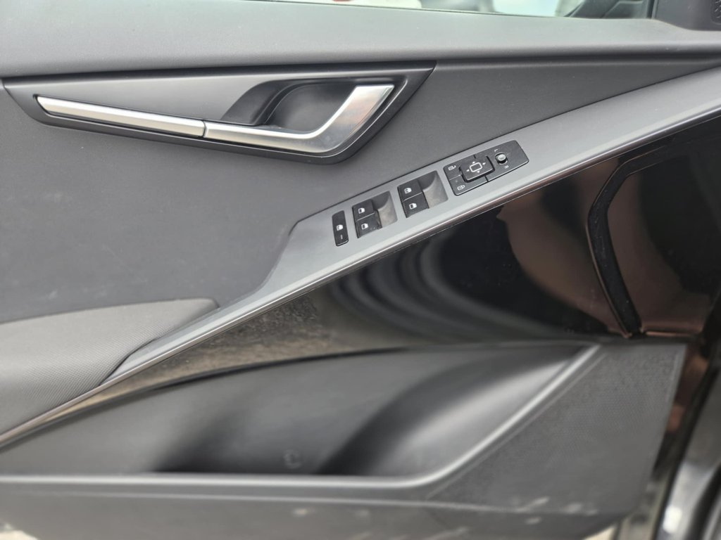 Kia Niro Plug-In Hybrid EX, JAMAIS ACCIDENTÉ, GPS, CUIR/TISSUS 2023 à Mirabel, Québec - 7 - w1024h768px