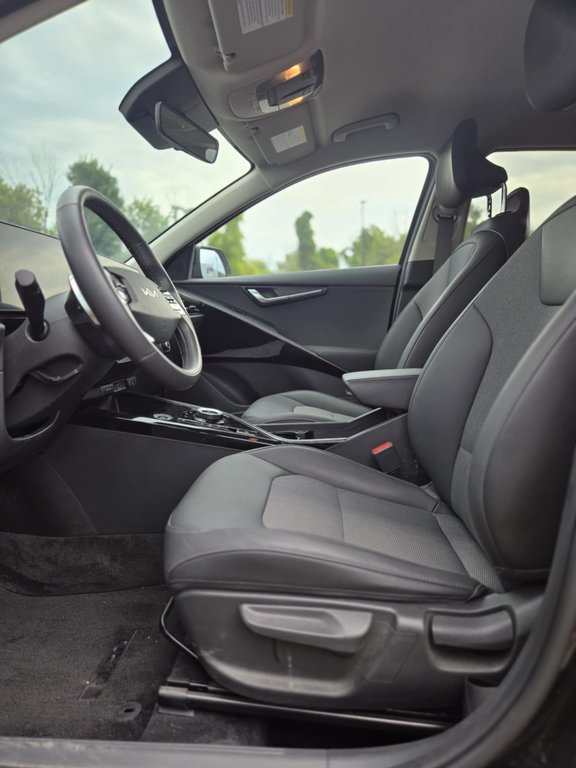 Kia Niro Plug-In Hybrid EX, JAMAIS ACCIDENTÉ, GPS, CUIR/TISSUS 2023 à Mirabel, Québec - 8 - w1024h768px