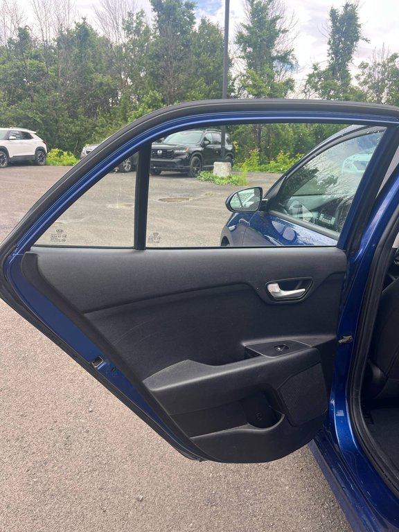 Kia Rio 5-door LX+, JAMAIS ACCIDENTÉ, AUTOMATIQUE, A/C 2021 à Mirabel, Québec - 16 - w1024h768px
