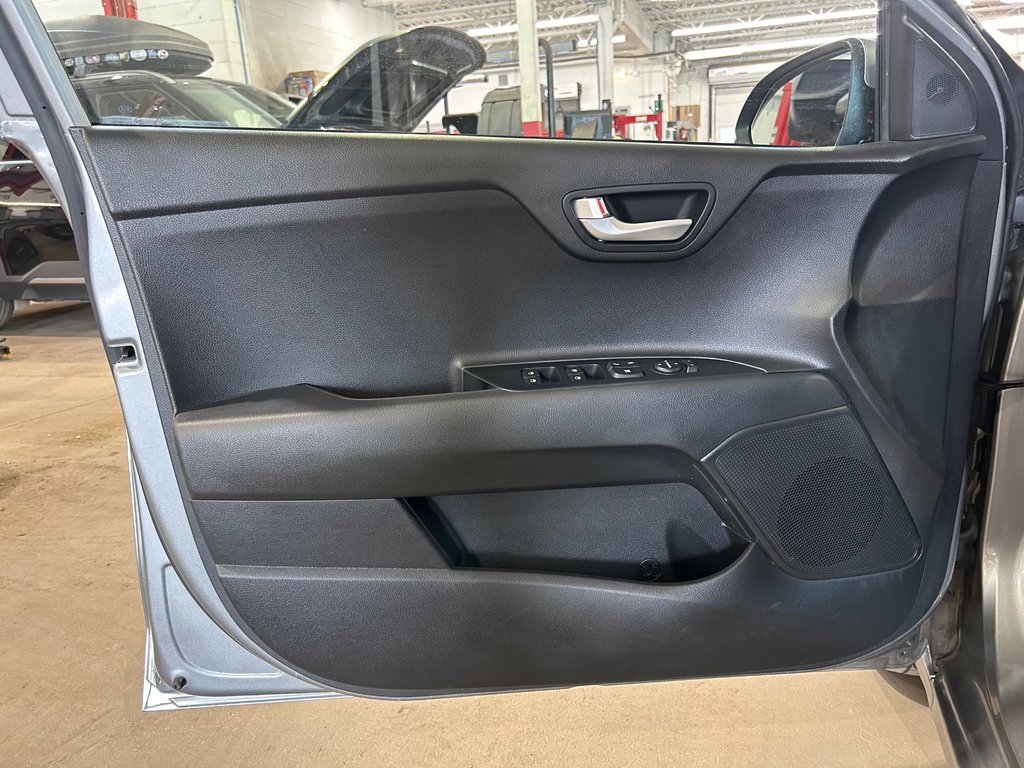 2021 Kia Rio 5-door Lx Premium, JAMAIS ACCIDENTÉ, TOIT OUVRANT, MAGS in Mirabel, Quebec - 8 - w1024h768px