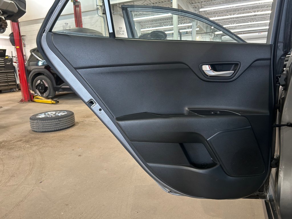 2021 Kia Rio 5-door Lx Premium, JAMAIS ACCIDENTÉ, TOIT OUVRANT, MAGS in Mirabel, Quebec - 26 - w1024h768px