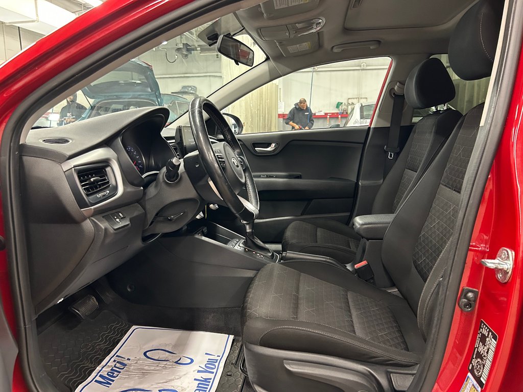 2021 Kia Rio 5-door LX+ Premium, TOIT OUVRANT, AUTOMATIQUE in Mirabel, Quebec - 9 - w1024h768px