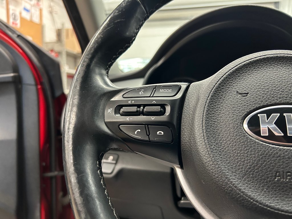 2021 Kia Rio 5-door LX+ Premium, TOIT OUVRANT, AUTOMATIQUE in Mirabel, Quebec - 14 - w1024h768px