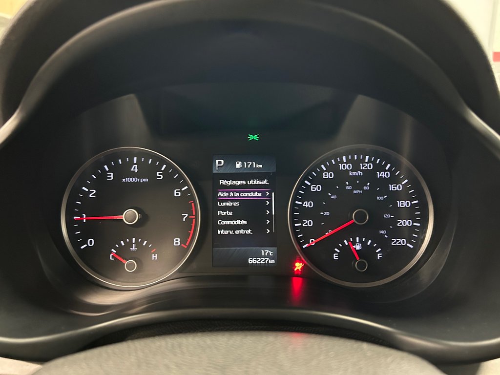 2021 Kia Rio 5-door LX+ Premium, TOIT OUVRANT, AUTOMATIQUE in Mirabel, Quebec - 11 - w1024h768px