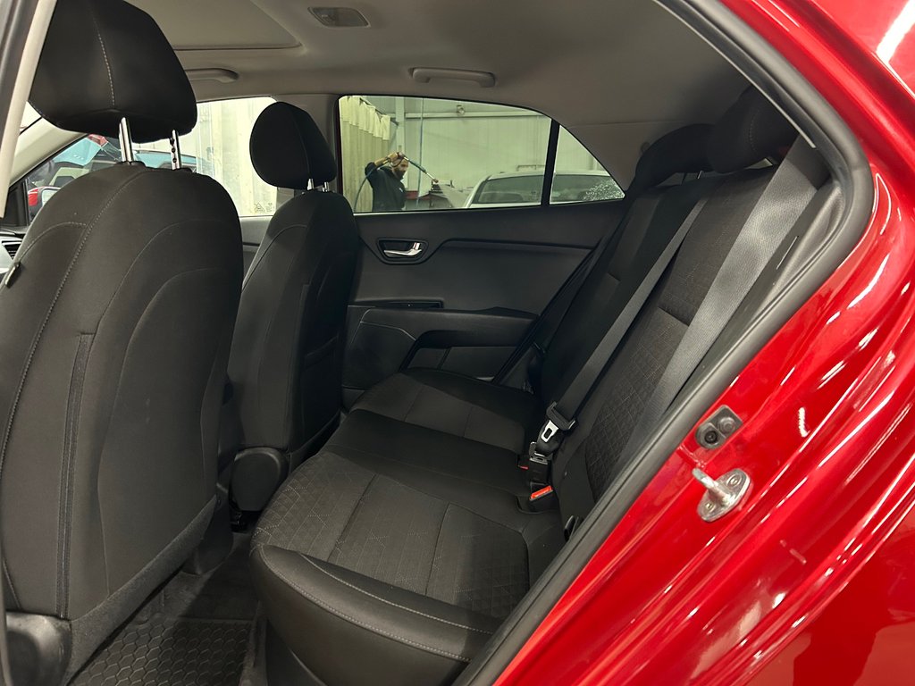 2021 Kia Rio 5-door LX+ Premium, TOIT OUVRANT, AUTOMATIQUE in Mirabel, Quebec - 27 - w1024h768px