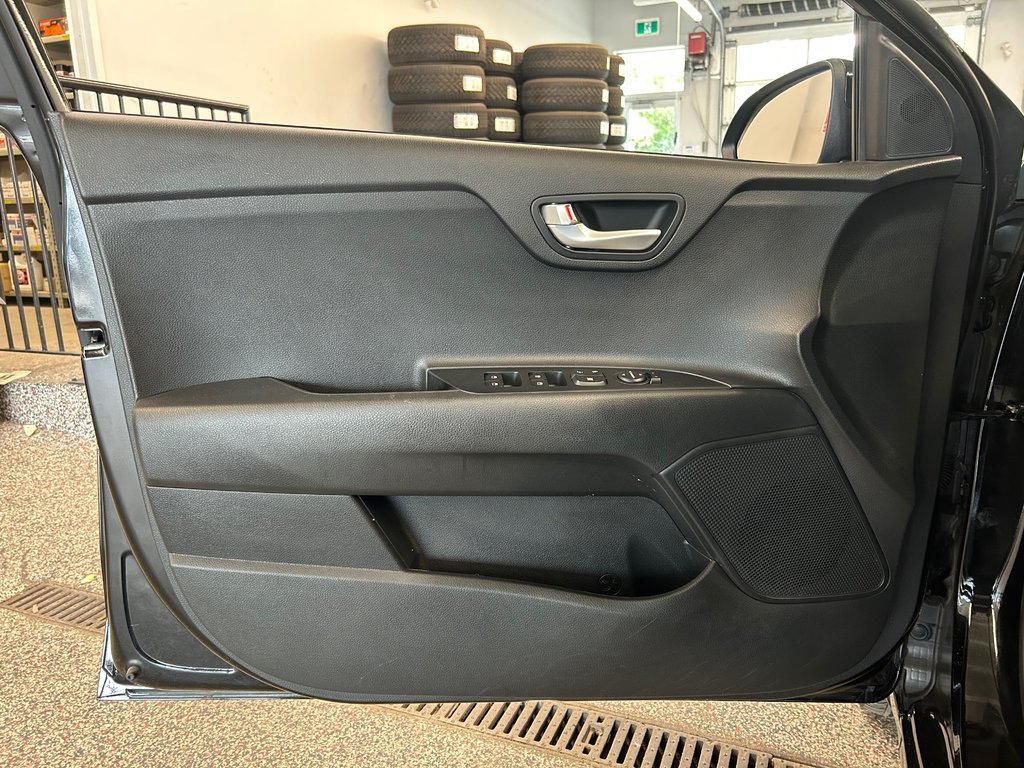 2023 Kia Rio 5-door LX+, CAMERA, AUCUN ACCIDENT, SIEGES CHAUFFANTS in Mirabel, Quebec - 8 - w1024h768px