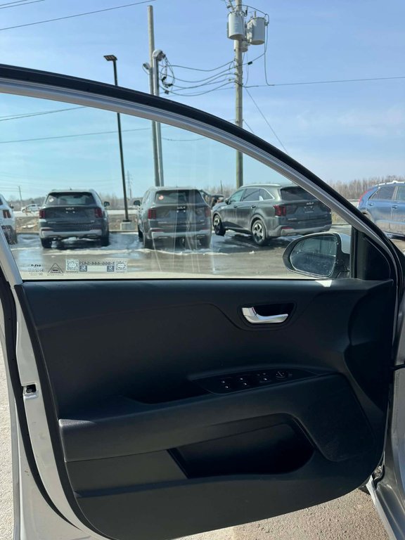 2023 Kia Rio 5-door LX Premium, TOIT OUVRANT, MAGS, AUTOMATIQUE in Mirabel, Quebec - 7 - w1024h768px