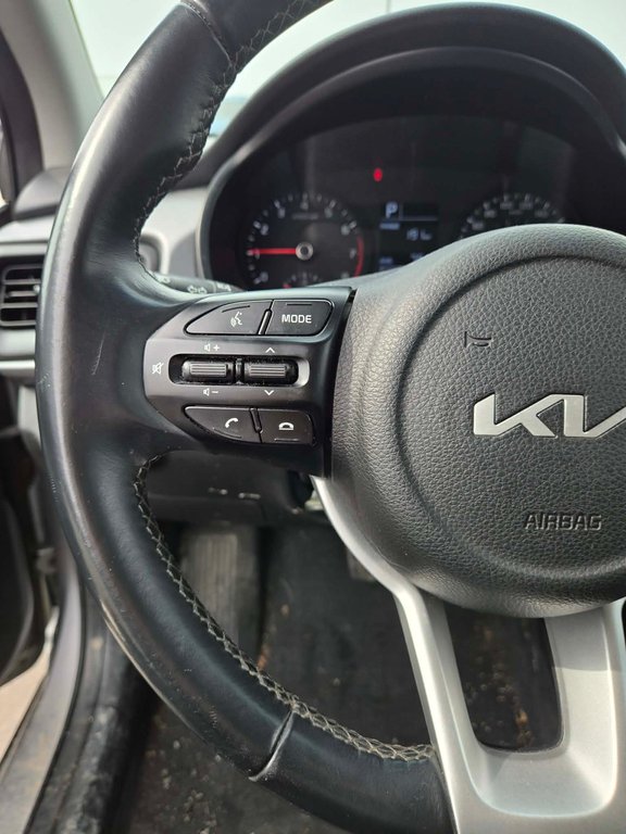 Kia Rio 5-door LX+, JAMAIS ACCIDENTÉ, AUTOMATIQUE, A/C 2023 à Mirabel, Québec - 12 - w1024h768px