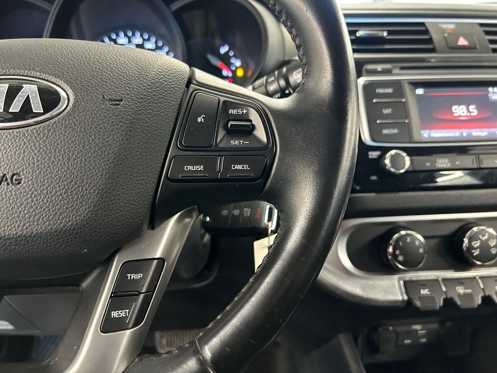 2017 Kia Rio 5 EX, AUTOMATIQUE, SIÈGES CHAUFFANTS, MAGS in Mirabel, Quebec - 15 - w1024h768px
