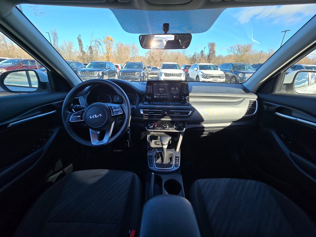 Kia Seltos LX, MAGS, SIÈGES CHAUFFANTS, CAMÉRA DE RECUL 2022 à Mirabel, Québec - 3 - w1024h768px