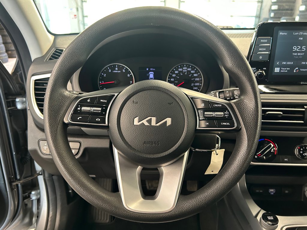 Kia Seltos LX, JAMAIS ACCIDENTÉ, SIÈGES CHAUFFANTS, MAGS, 2023 à Mirabel, Québec - 10 - w1024h768px